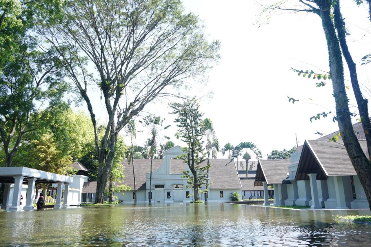 Novotel Bogor Golf Resort Exterior foto